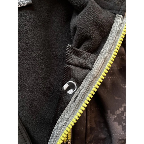 Snozu Jacket Youth Small 7/8 Black Gray Camo Hooded Softshell Fleece Lined - Picture 8 of 9